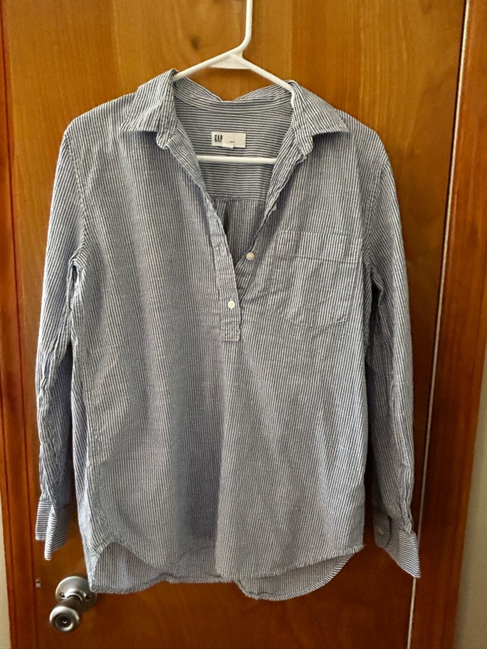 Women’s GAP Blue & White Striped Pullover Shirt